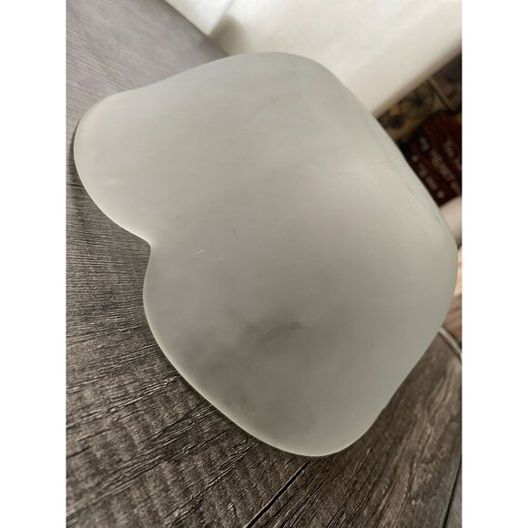 Large 9" white frosted scalloped clover serving fruit bread bowl - Picture 6 of 6